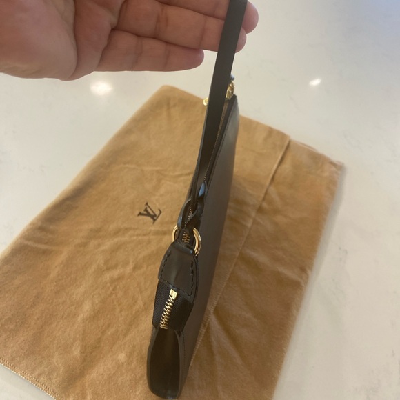 VINTAGE Louis Vuitton Epi Pochette Accessories - Picture 10 of 16